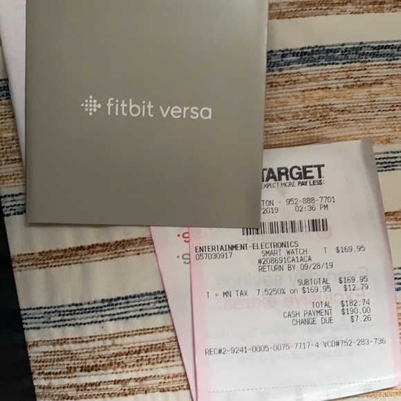 Fitbit Versa - Picture 3 of 9